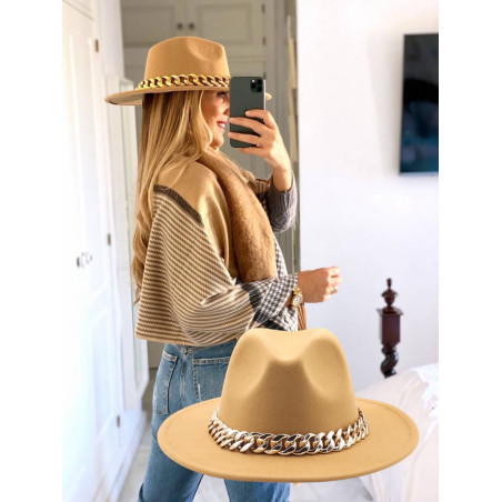 Hermoso sombrero con cadena